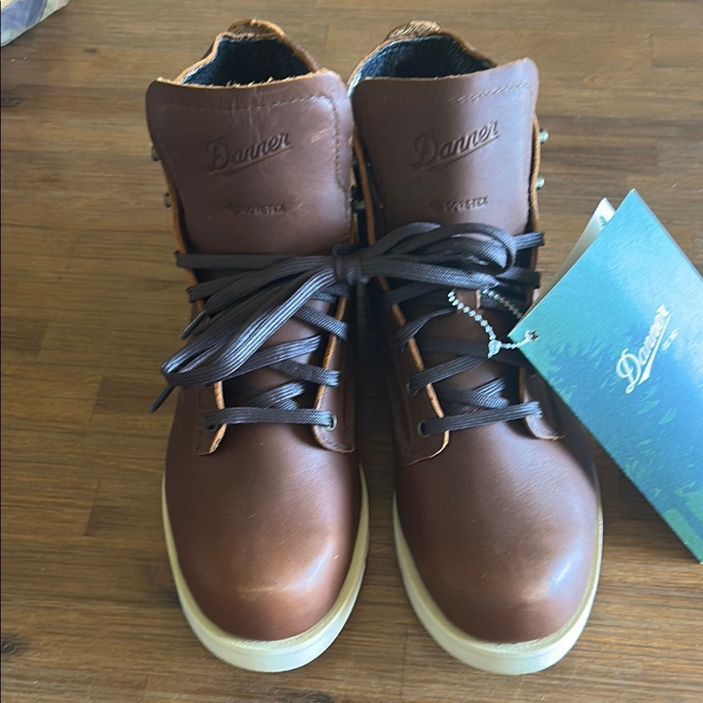 Women’s Danner Douglas GTX Boots size 9 (Eur 40)
